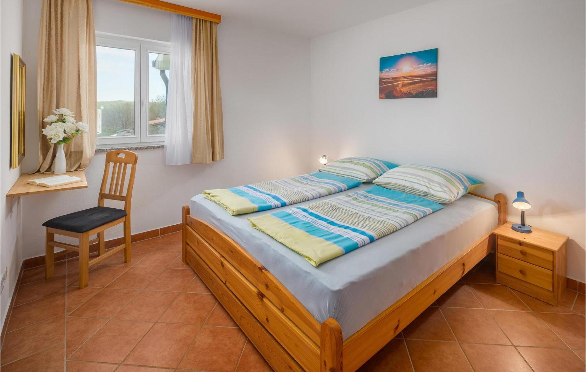 1 Bedroom Beautiful Apartment In Пореч Екстериор снимка